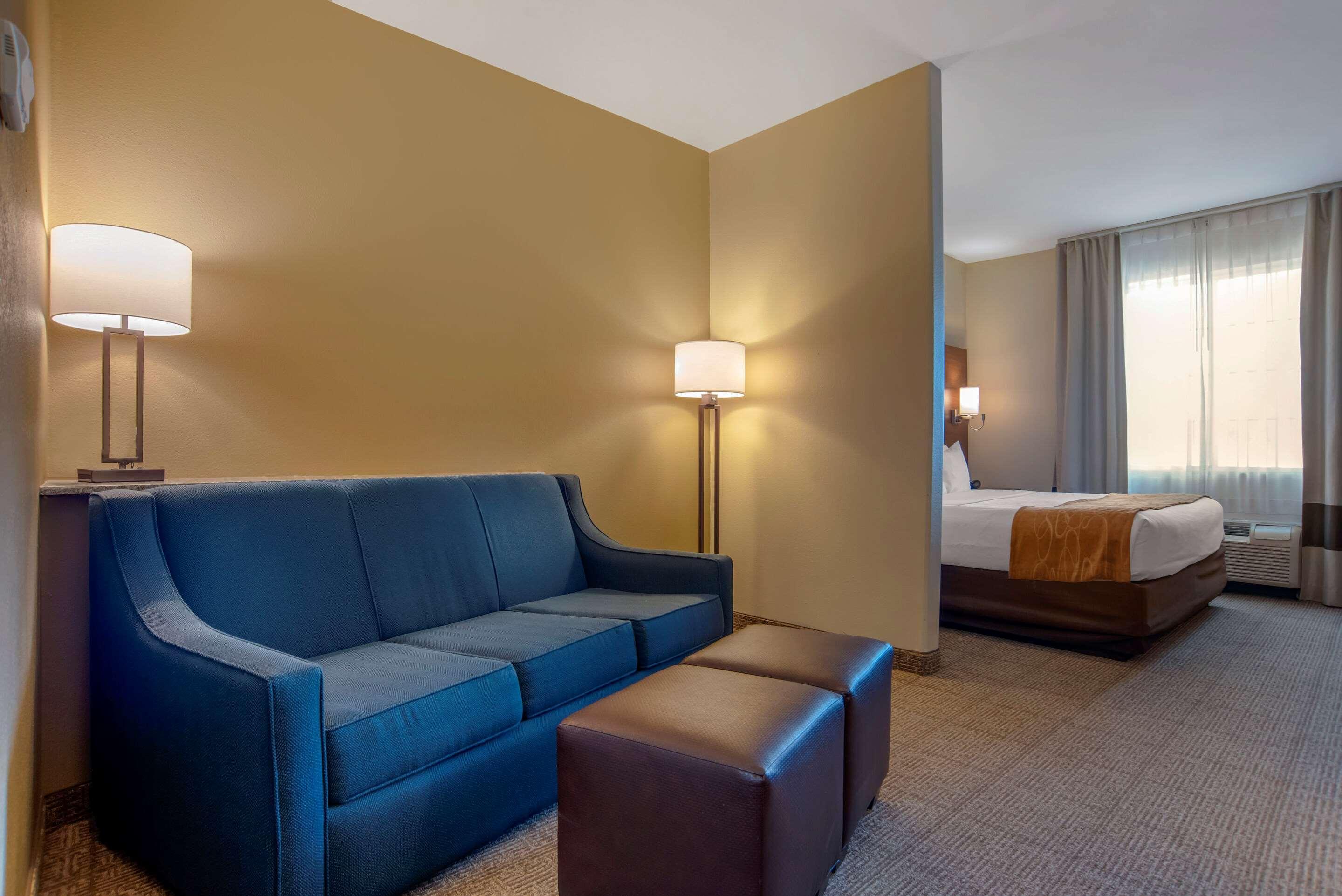 Comfort Suites Alexandria Exterior foto