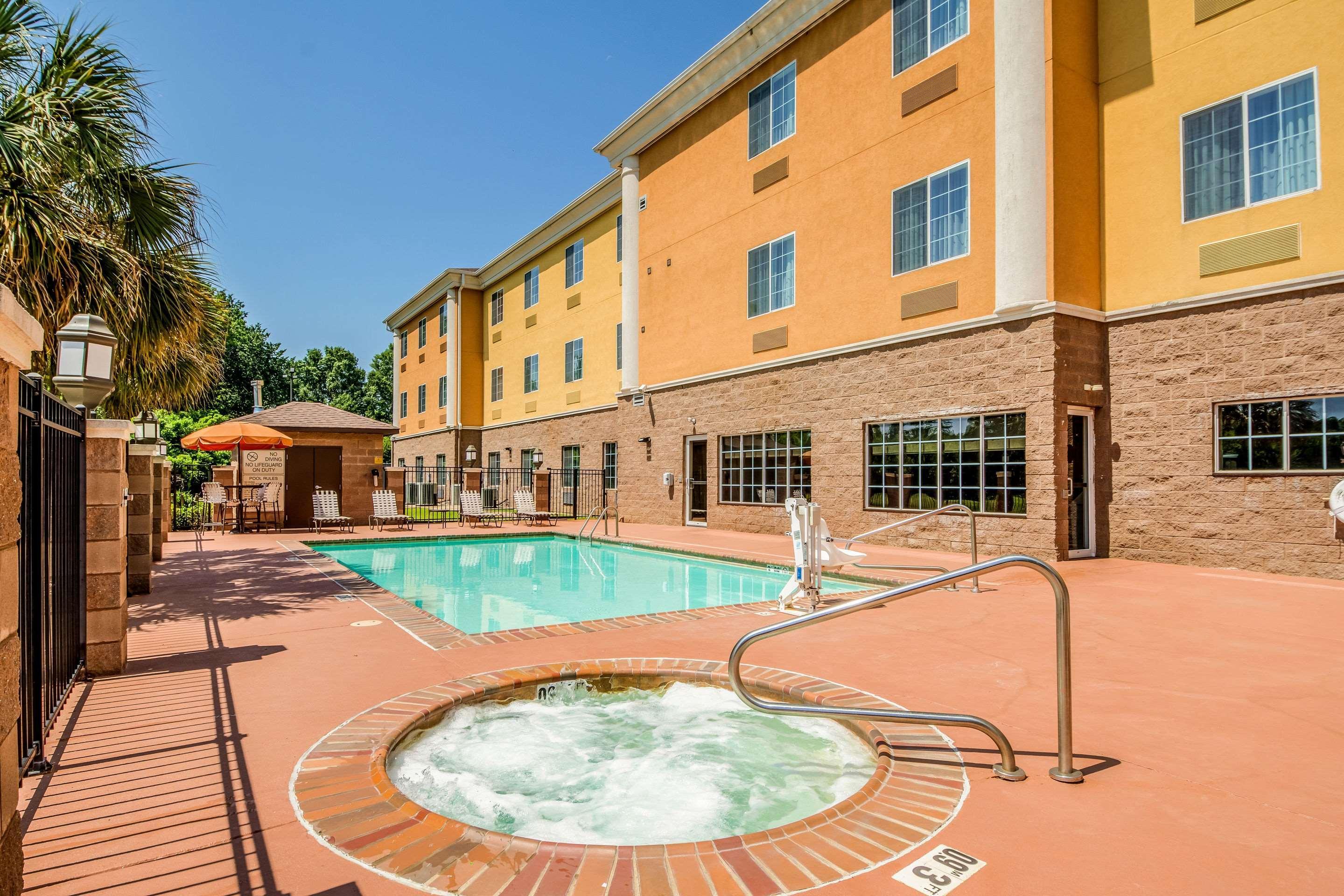 Comfort Suites Alexandria Exterior foto