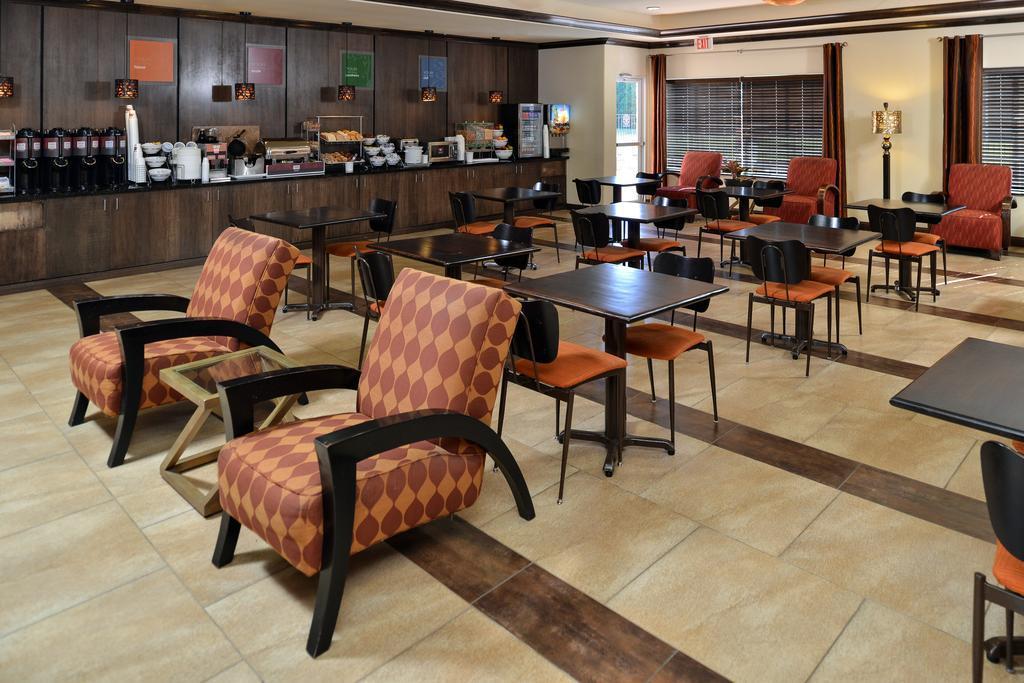 Comfort Suites Alexandria Exterior foto